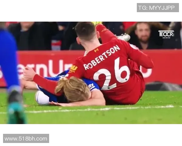 WWE巨星与足球明星亲密互动展现运动精神与友谊的精彩瞬间 WWE巨星与足球明星亲密互动展现运动精神与友谊的精彩瞬间