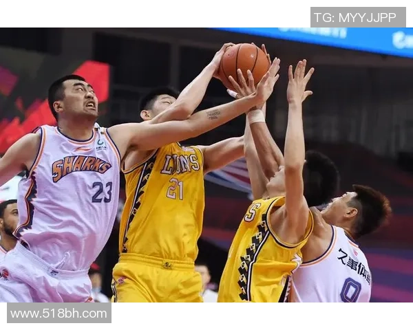 赛后分析:上海篮球队与成都篮球队的战术意识与表现对比 赛后分析:上海篮球队与成都篮球队的战术意识与表现对比