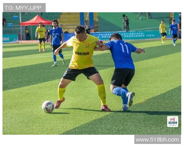 在繁华大街上我化身足球明星尽情展现梦想与激情 在繁华大街上我化身足球明星尽情展现梦想与激情